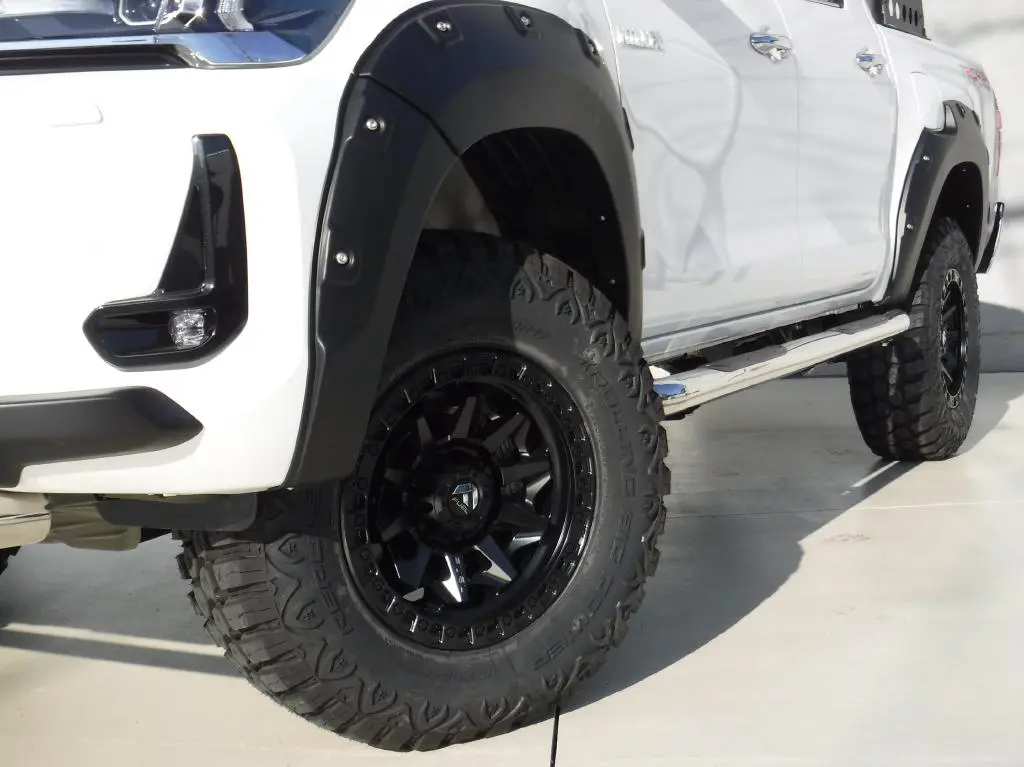 GI★GEAR ROCCO Pocket style over fender for Hilux