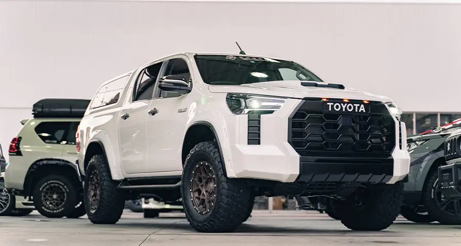 DOUBLE EIGHT TUNDRA FACE BODY KIT FOR TOYOTA HILUX
