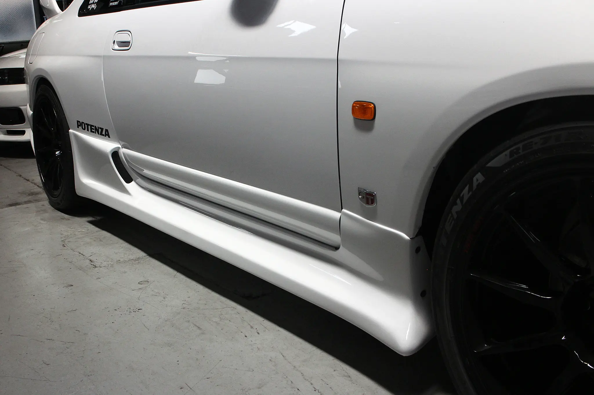 TOPSECRET BCNR33 G-FORCE Side Step