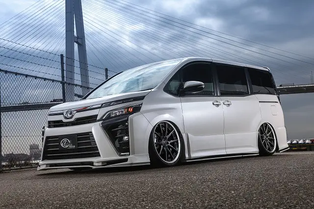 KUHL Ver1 80V-SS Aero Kit for Toyota Voxy