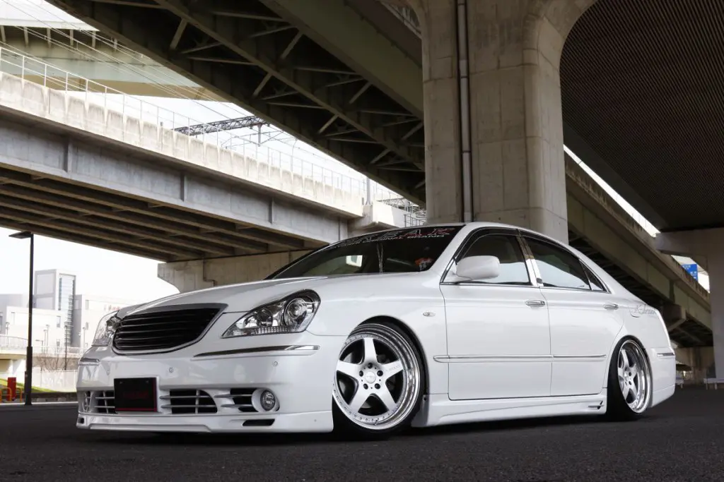 K-Break PLATINUM Body kit for Toyota Crown GRS18 Early Series