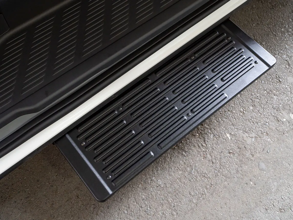 Toshin Tec Auto Retractable Running Board for Toyota Hiace