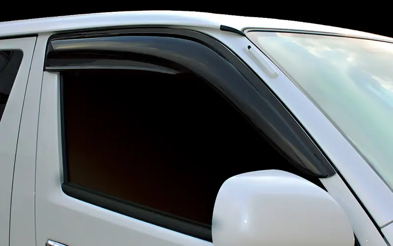 DYNASTY Stylish front side visor for HIACE