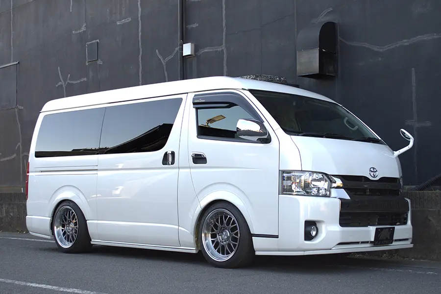 AVANZARE M-A Style Body Kit for Toyota HIACE Wide 200