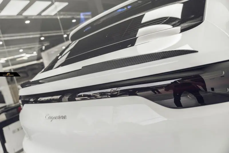 FUTURE Design Dry Carbon Rear Spoiler for PORSCHE Cayenne Coupe 9Y0