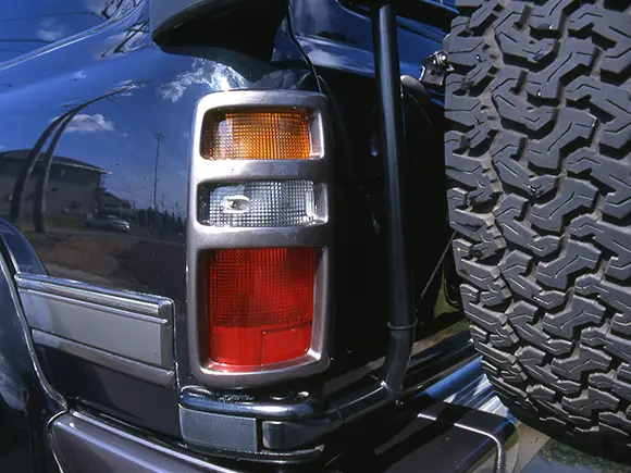 Elford Tail lens guard for Landcruiser 80