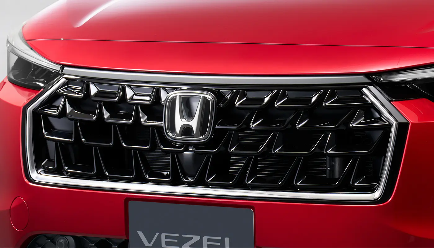 Honda Genuine Berlina Black x Chrome Plating Front Grill for Vezel