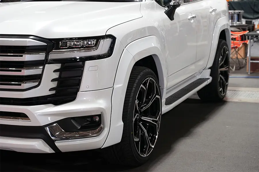 Double EIGHT Over Fenders for LC 300 Modellista