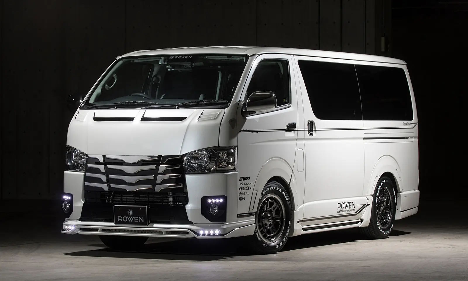 ROWEN Body Kit for Toyota HIACE 200 Type 5