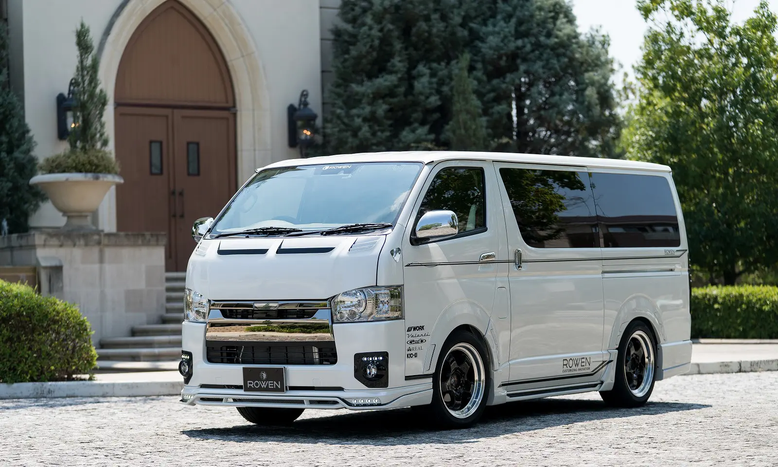 ROWEN Body Kit for Toyota HIACE 200 Type 4