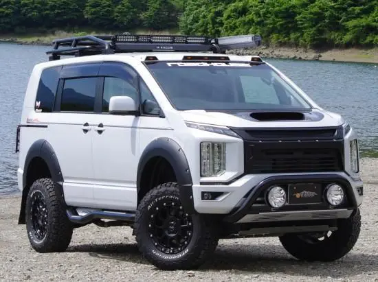 KADDIS Over Fenders (3-tone) for Mitsubishi Delica D:5 Late Model