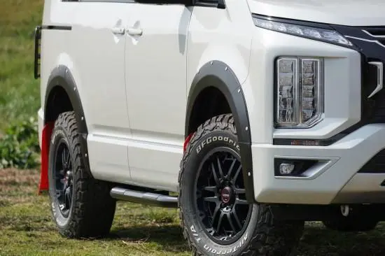 KADDIS Overfenders Nine with Faux Rivets for Mitsubishi Delica D:5 Late-Model