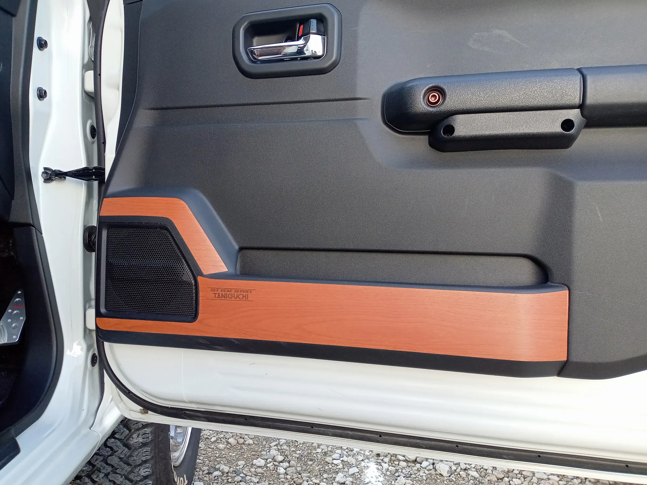 TANIGUCHI Wood Seat Kick Guard for SUZUKI JIMNY JB64/74/JC74