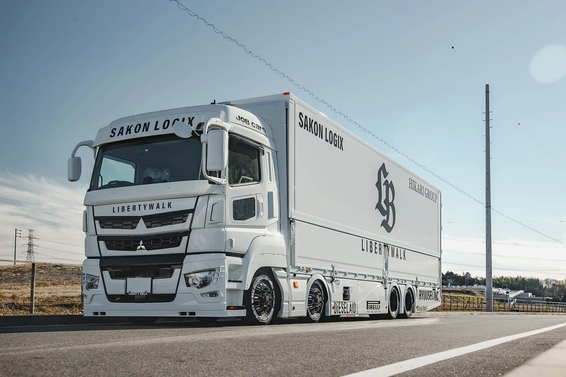 LB-TRUCKS COMPLETE BODY KIT FOR MITSUBISHI FUSO SUPER GREAT