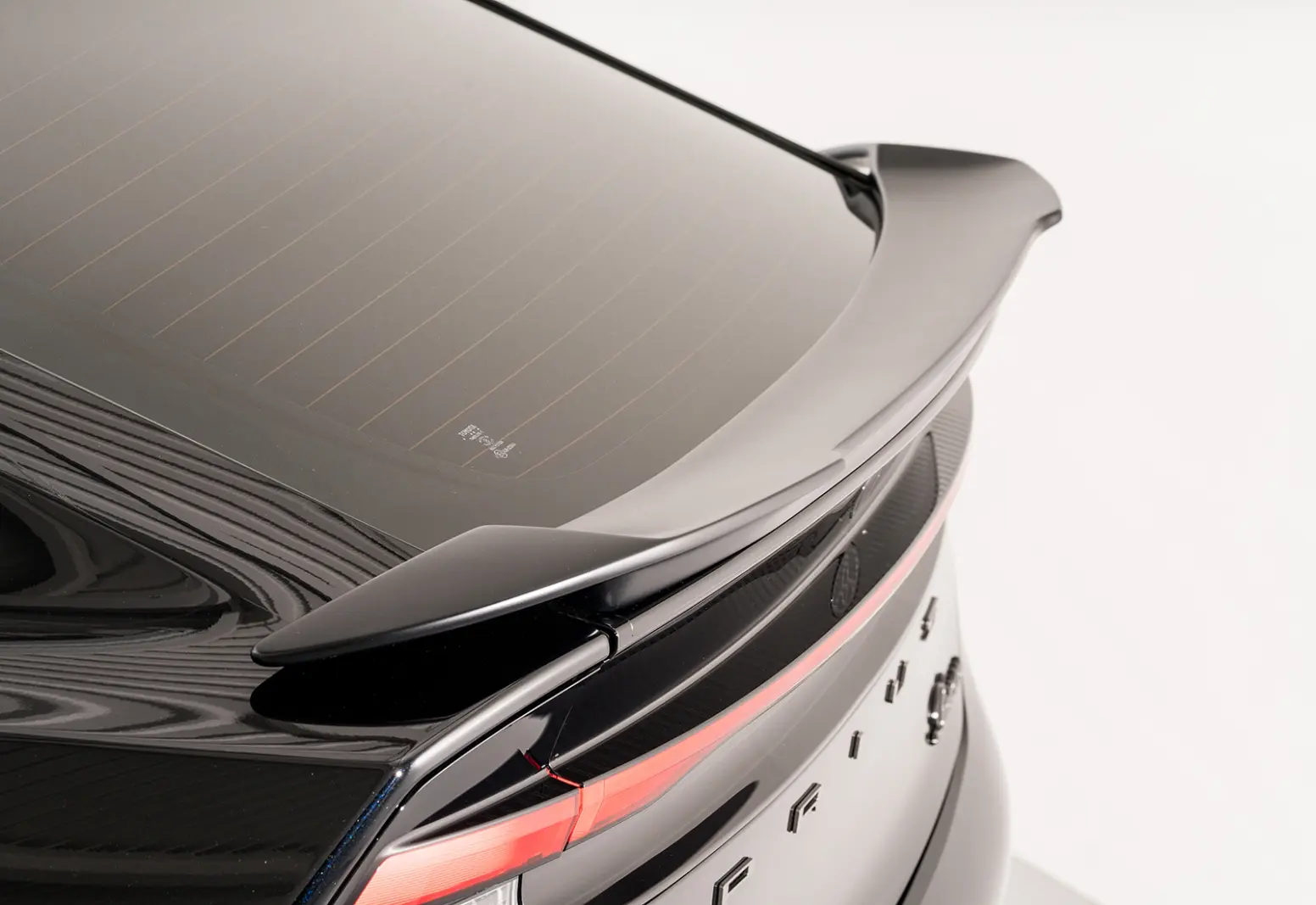 ROWEN REAR WING FOR TOYOTA PRIUS 60 Series