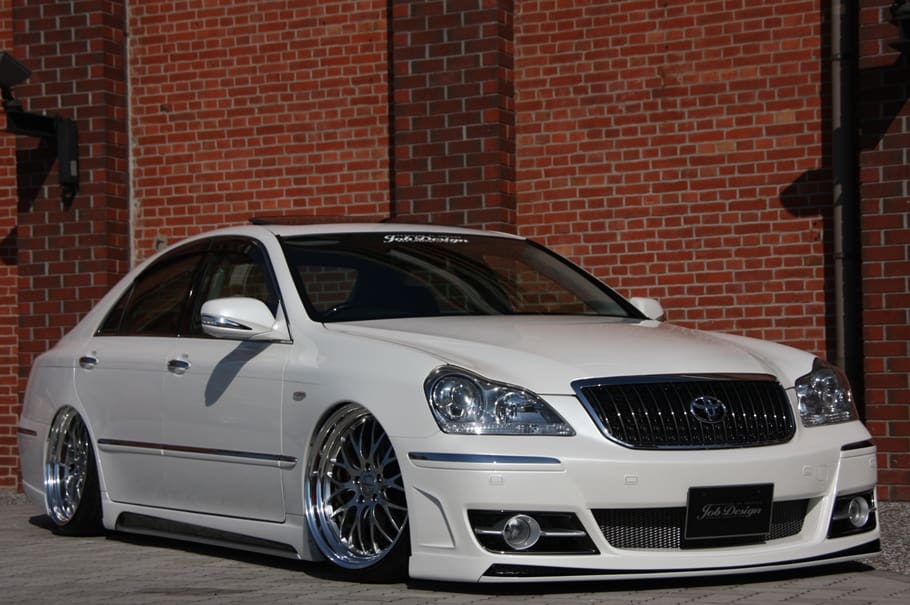 JOB DESIGN Body kit for Toyota Crown Majesta UZS186/187