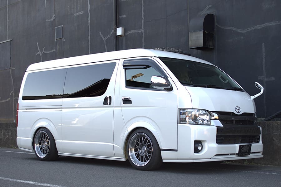 AVANZARE M-A Style Body Kit for Toyota HIACE Wide 200