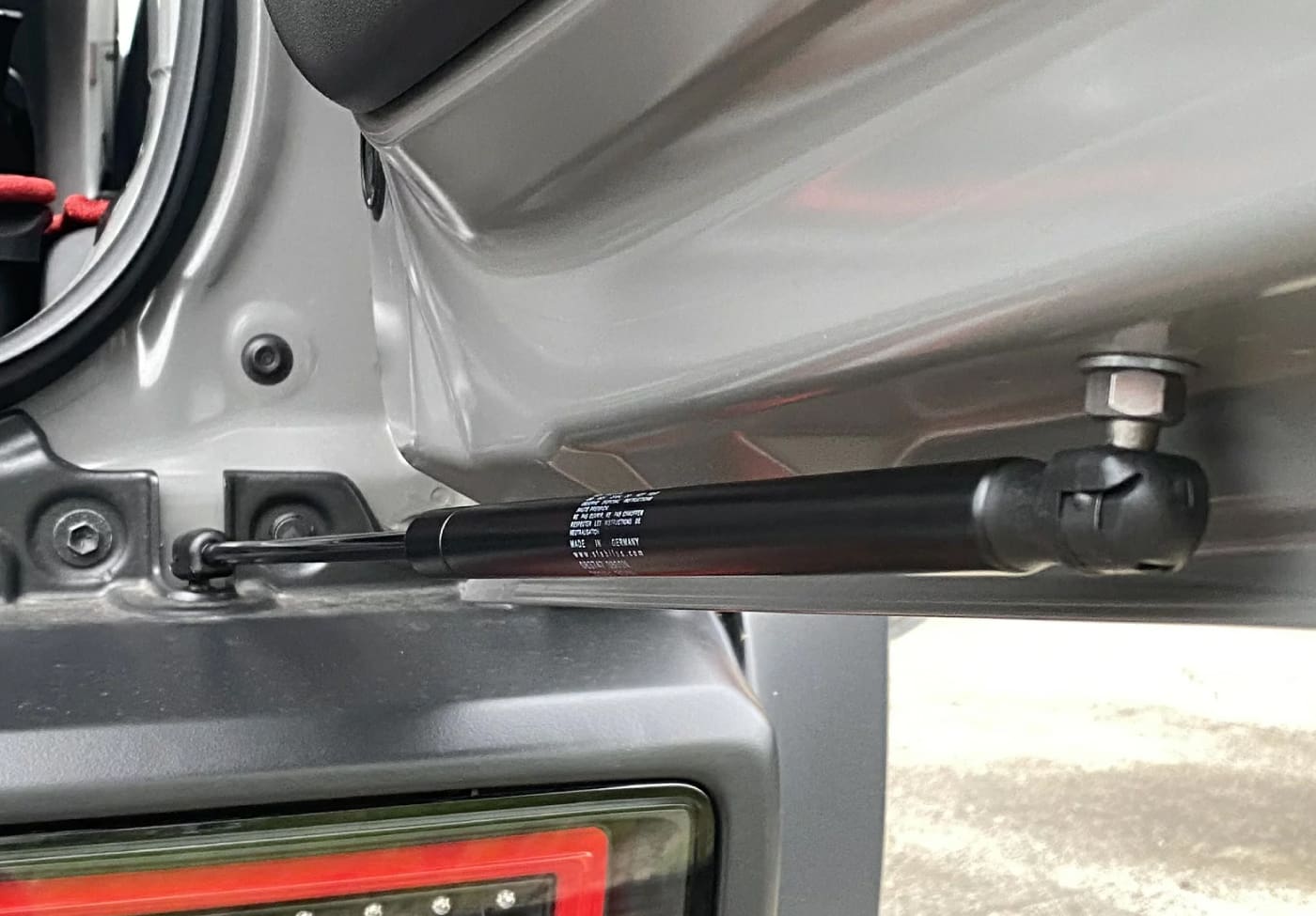 High Bridge Wide Open Rear Door Damper for JIMNY JB64/JB74