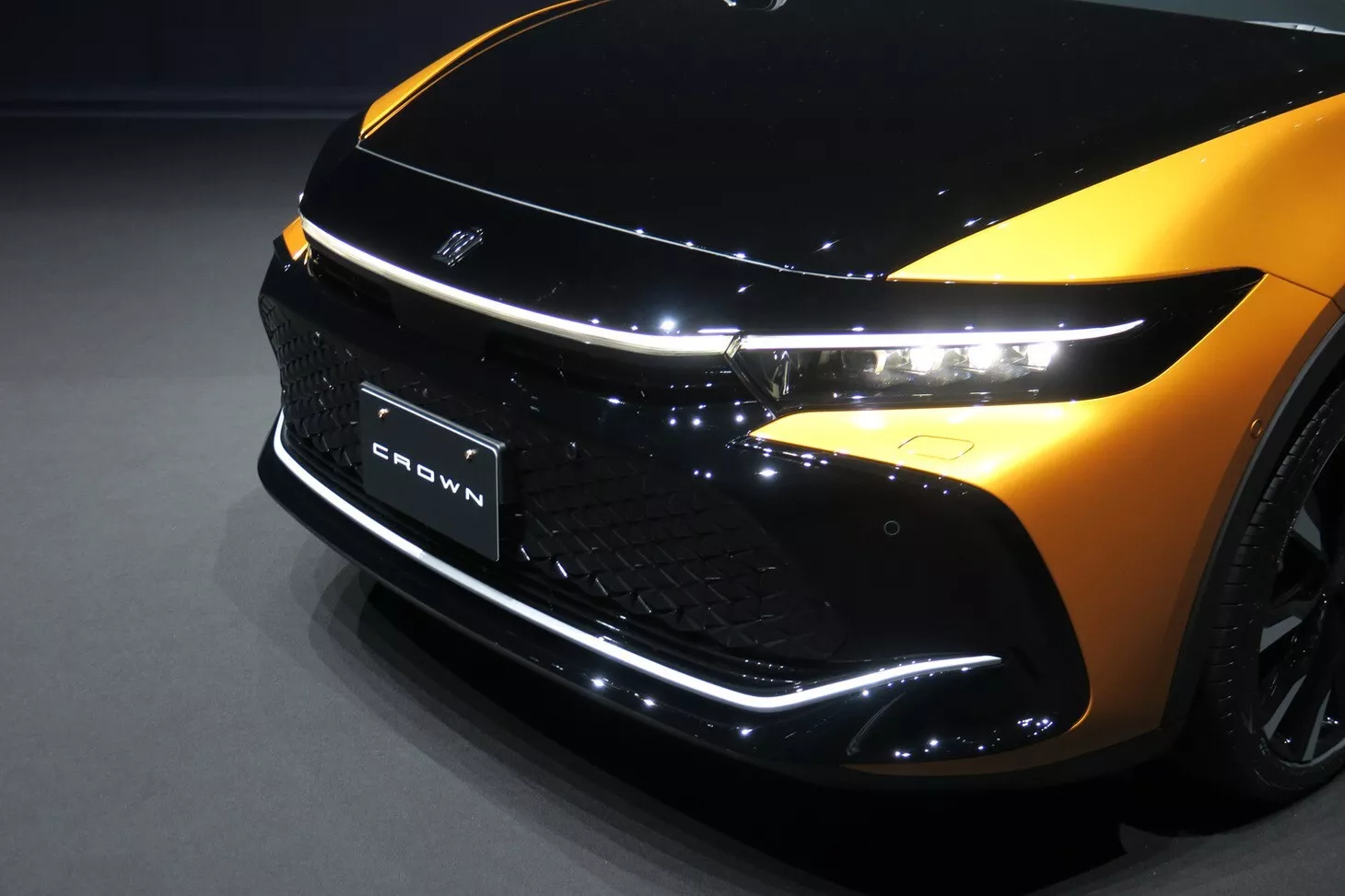 Toyota Genuine Crown Crossover Daytime Running Light 81610-30510