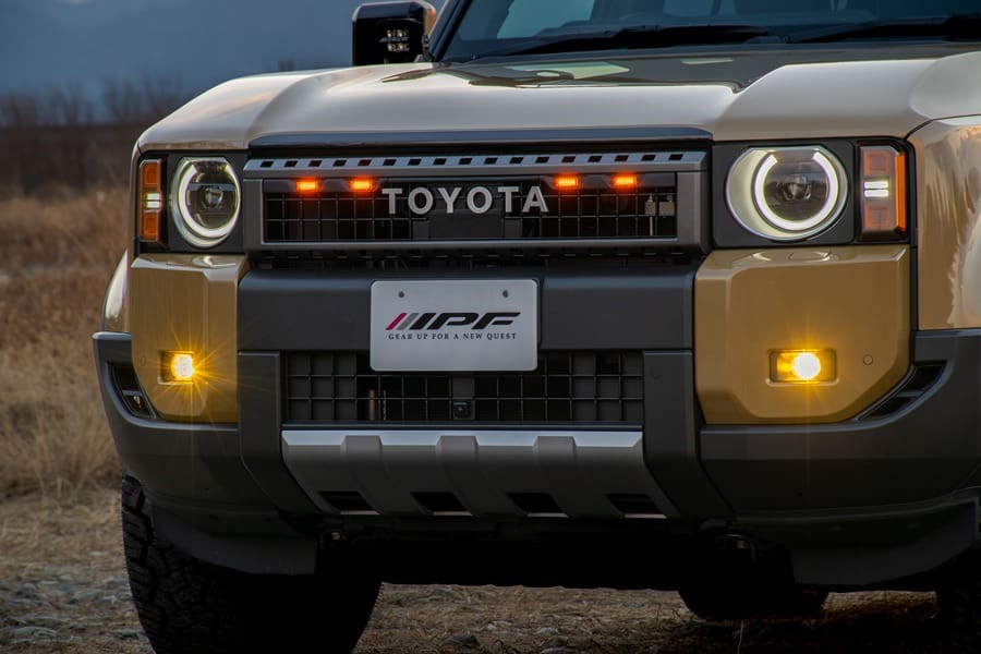 IPF Amber Grille Marker for Land Cruiser 250 EXLC2-02